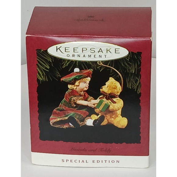 HALLMARK CHRISTMAS ORNAMENT 1994 Lucinda & Teddy SPECIAL EDITION - Picture 9 of 10